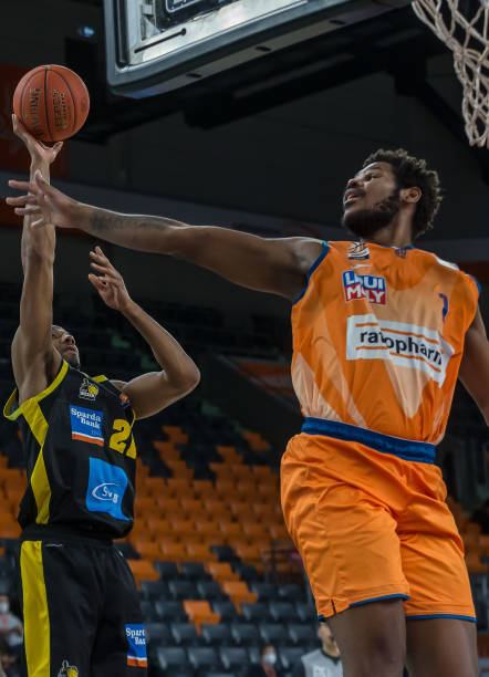 在中段陡坡 在中段陡坡